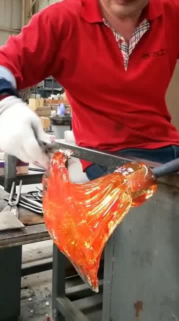 淬火凝华 一双手如何将千年非遗琉璃“活态传承”